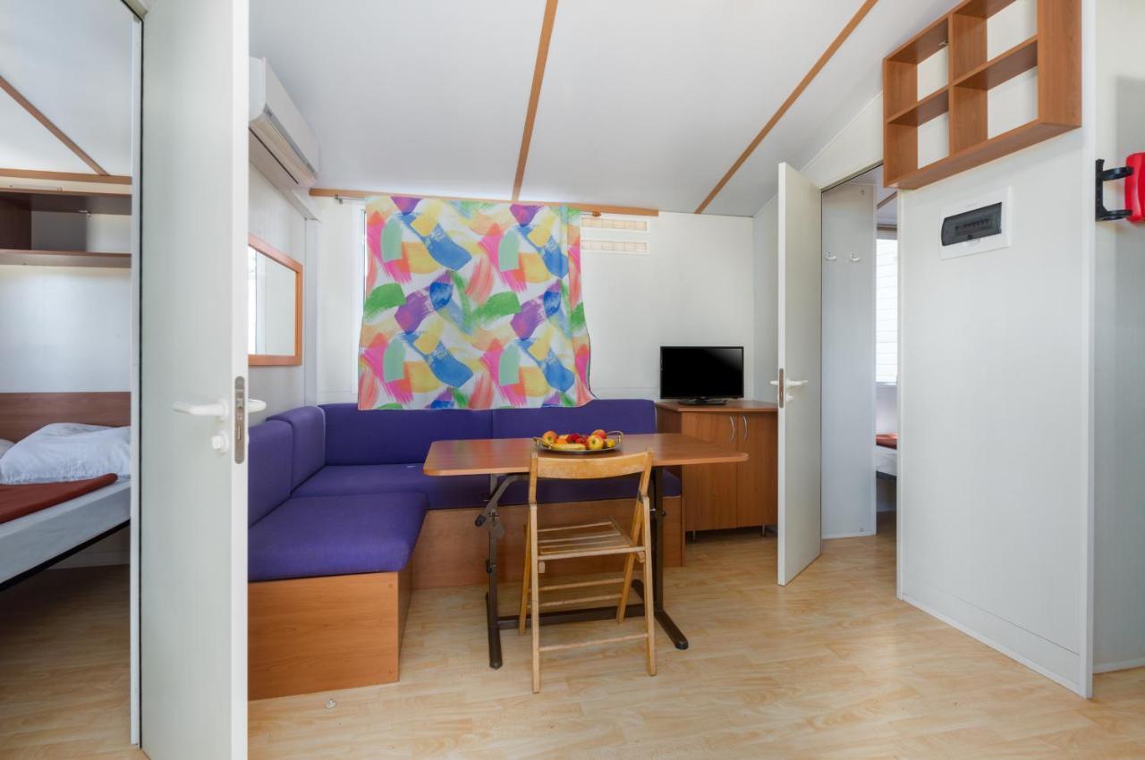 Camping Adria Mobile Homes In Brioni Sunny Camping PUY Eksteriør bilde