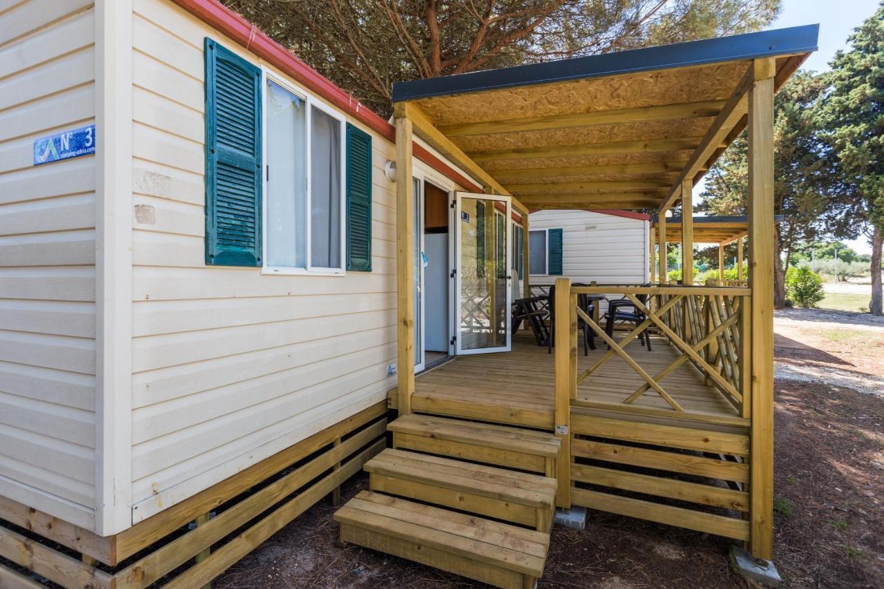 Camping Adria Mobile Homes In Brioni Sunny Camping PUY Eksteriør bilde